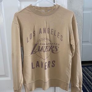 lakers crew neck, oversized xs.